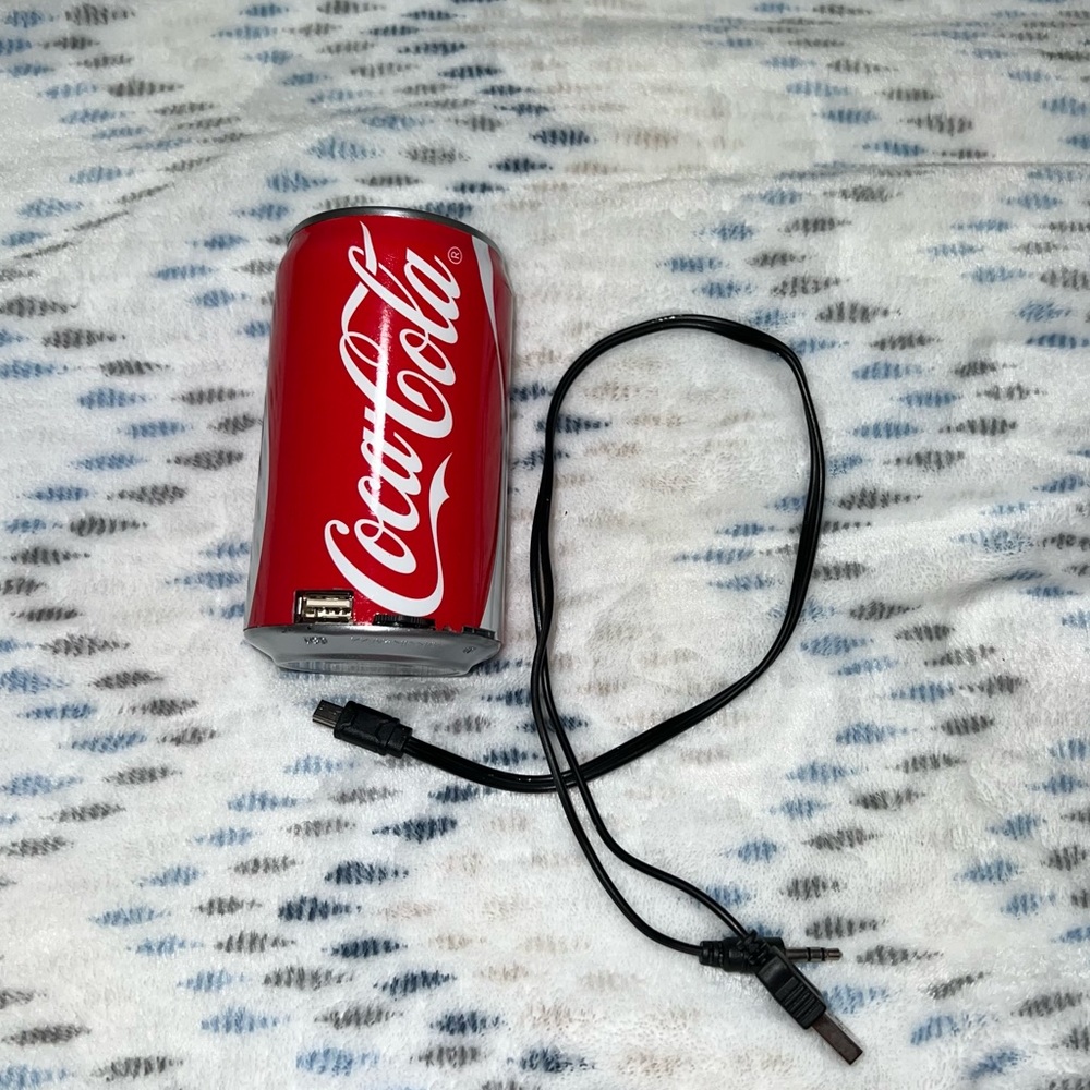 Coca Cola can speaker